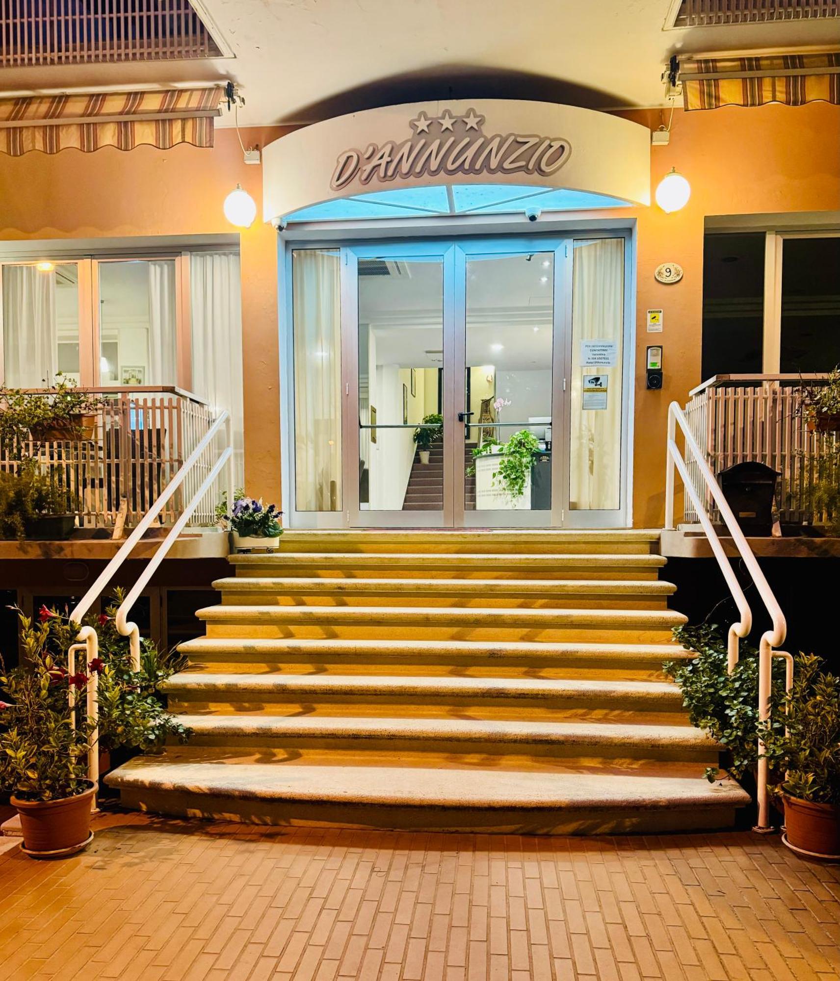 Hotel D'Annunzio Католика Екстериор снимка