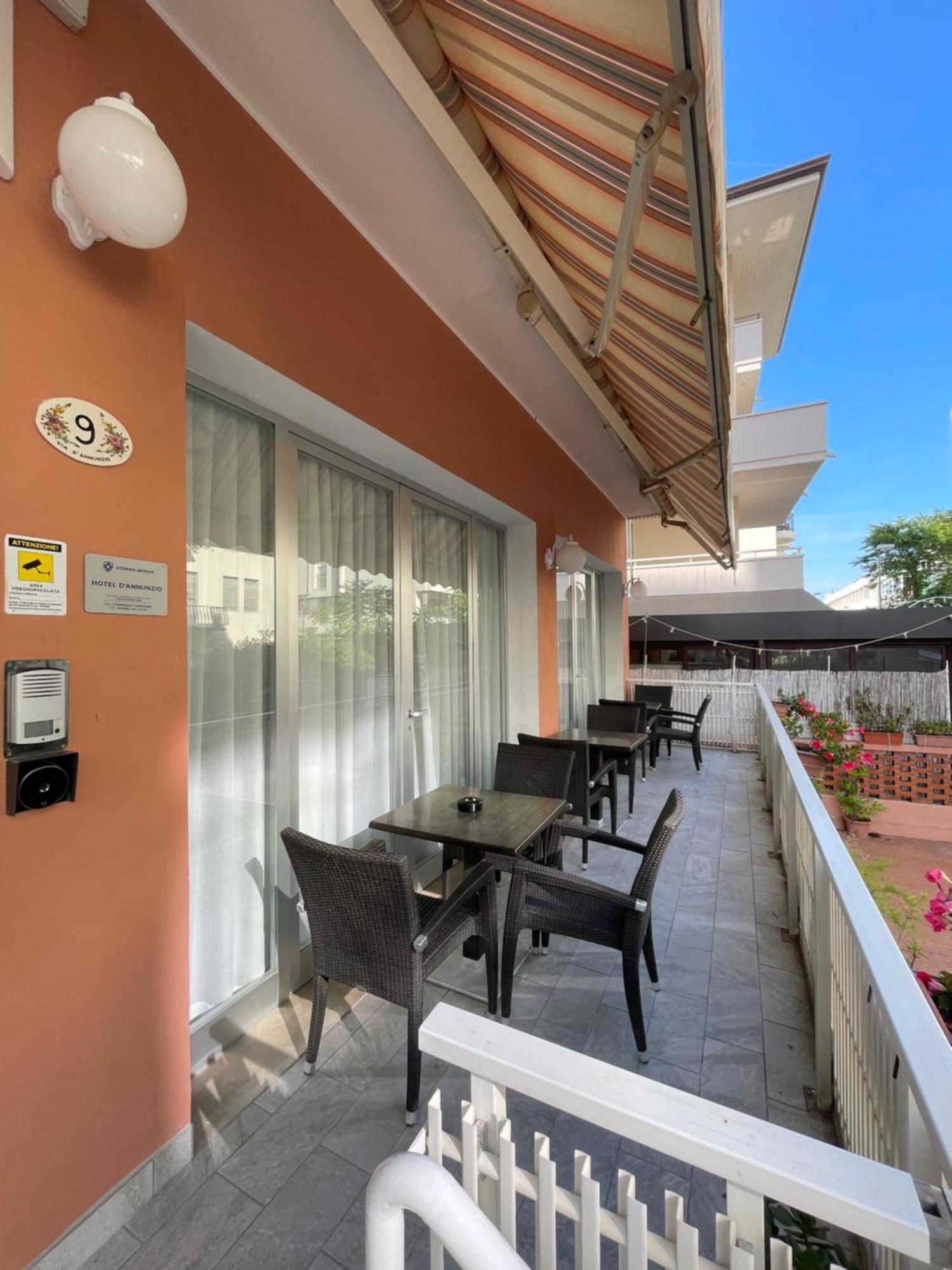 Hotel D'Annunzio Католика Екстериор снимка